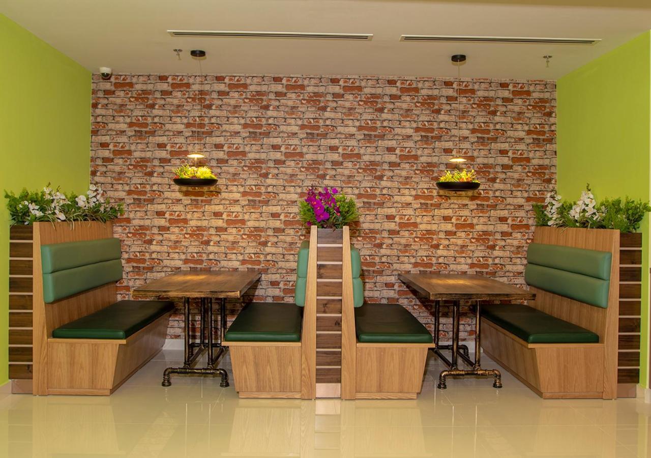 Jacob's Garden Hotel Dubai Buitenkant foto